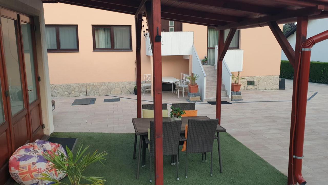 Sarreti Apartmanhaz Balatonfüred Esterno foto